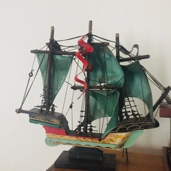 Handmade vintage Santa Maria pirate ship - Picture 2 of 4